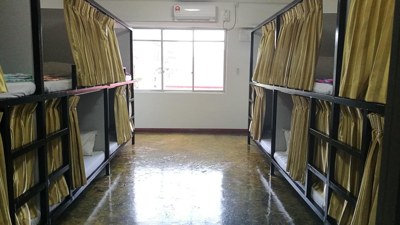 Dengba Hostel Yangon Luaran gambar