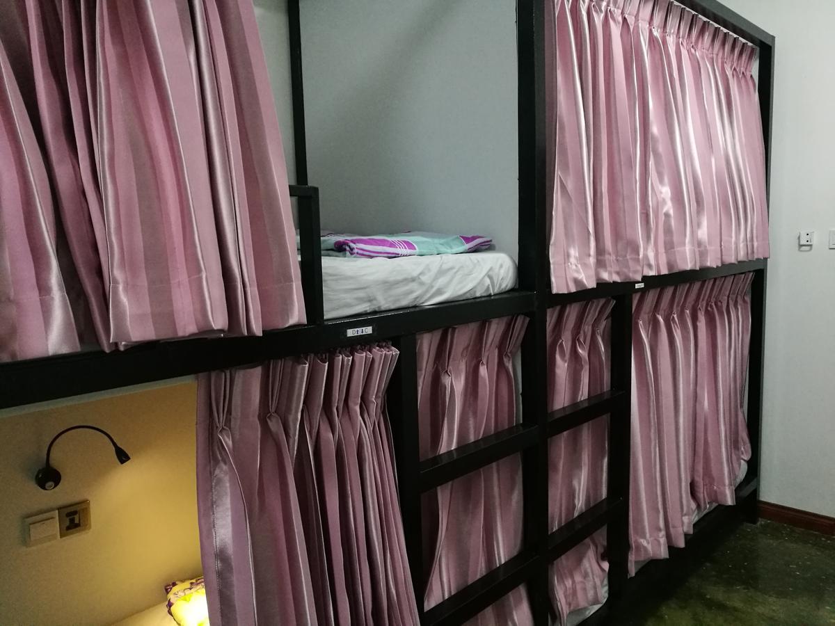 Dengba Hostel Yangon Luaran gambar