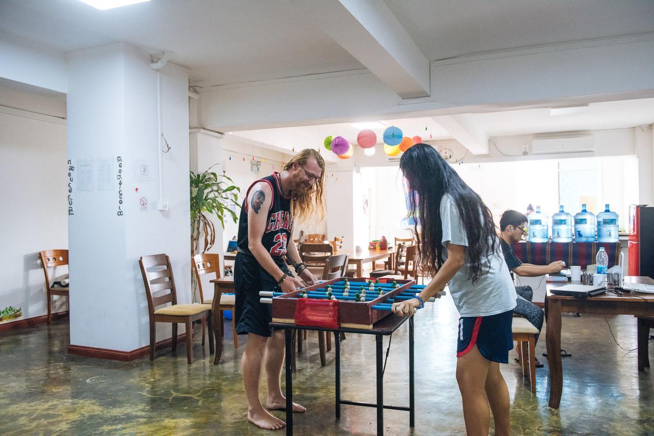 Dengba Hostel Yangon Luaran gambar
