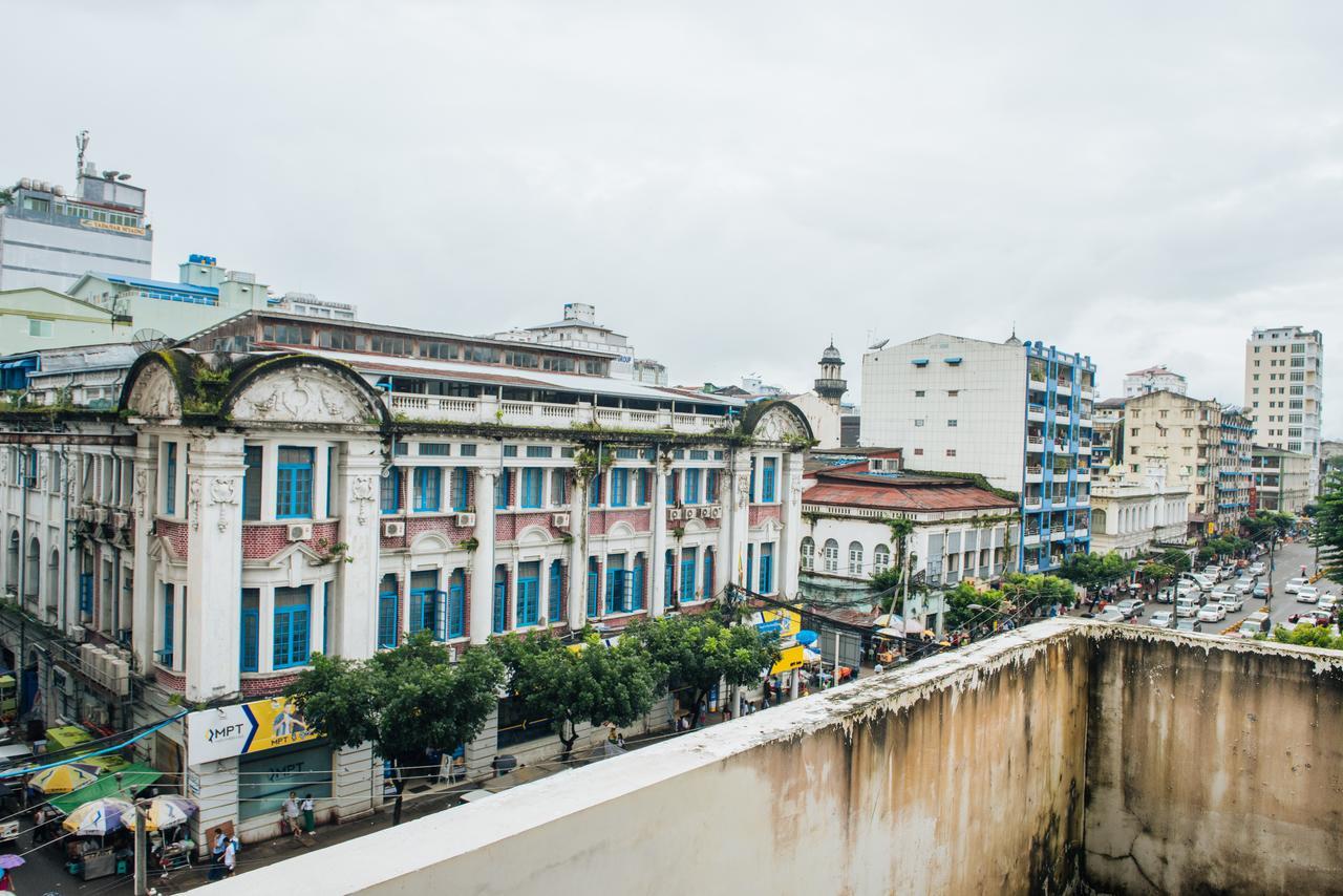 Dengba Hostel Yangon Luaran gambar