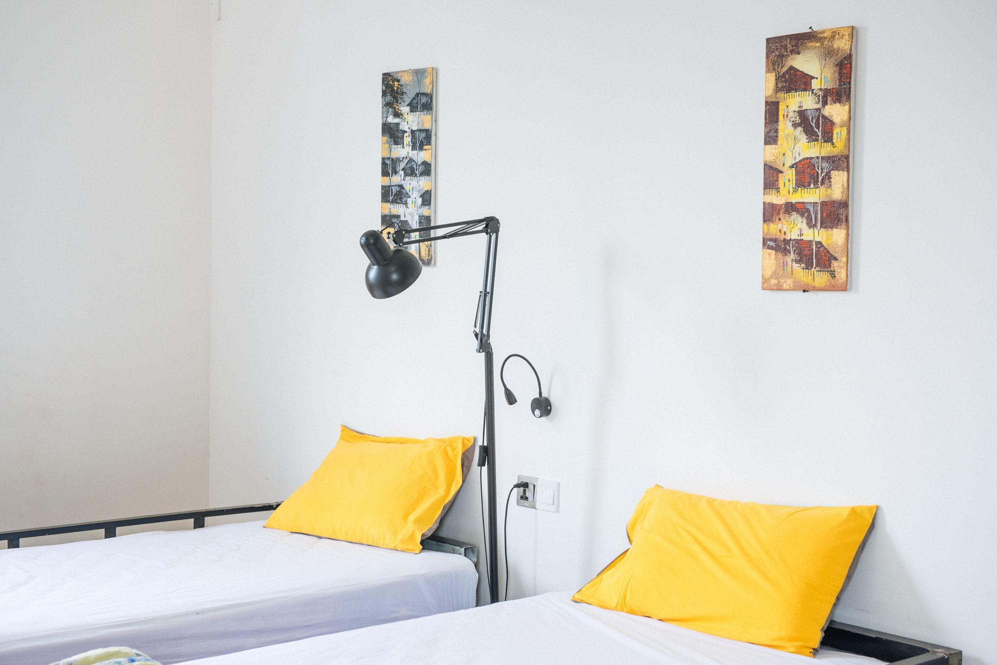 Dengba Hostel Yangon Luaran gambar