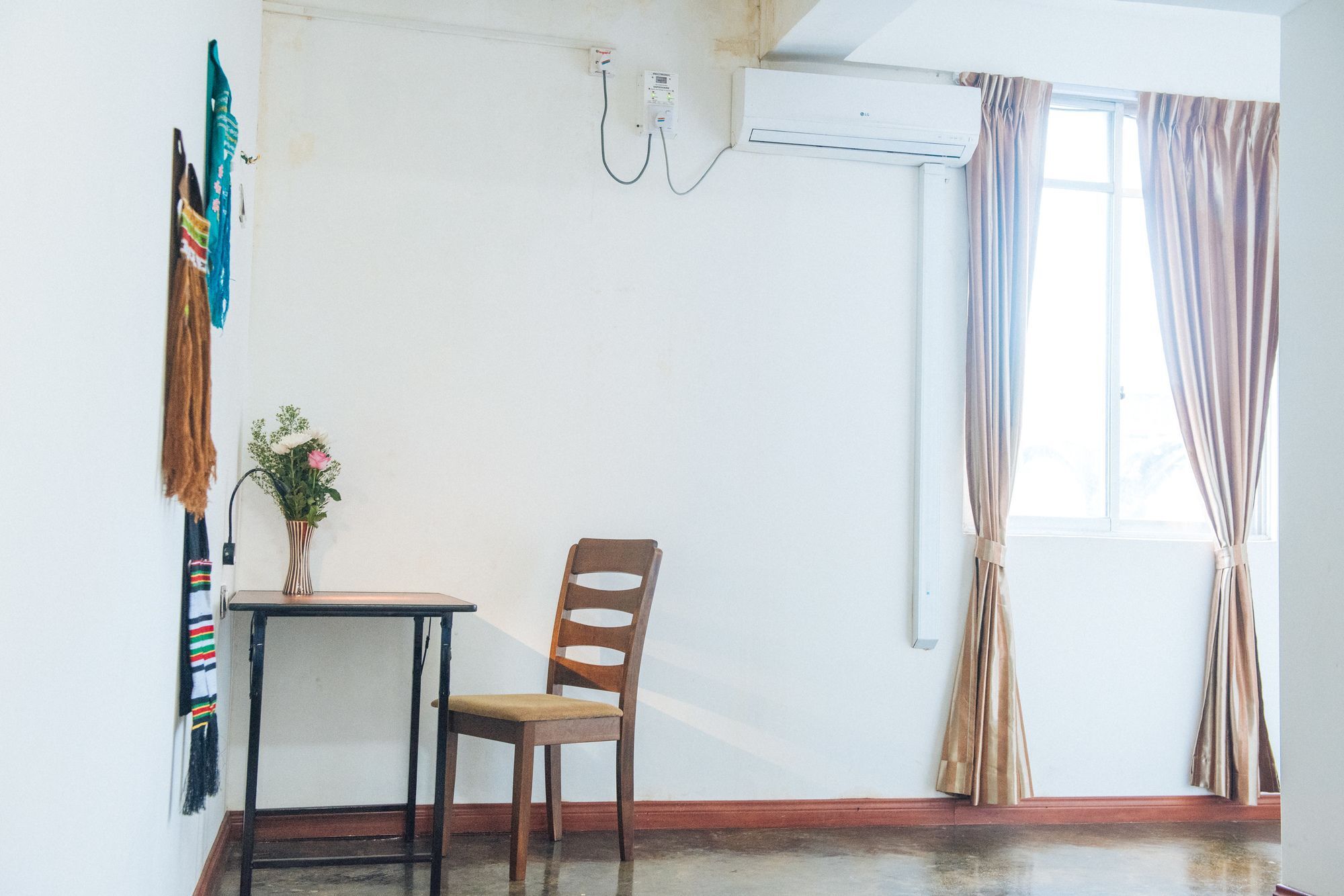 Dengba Hostel Yangon Luaran gambar