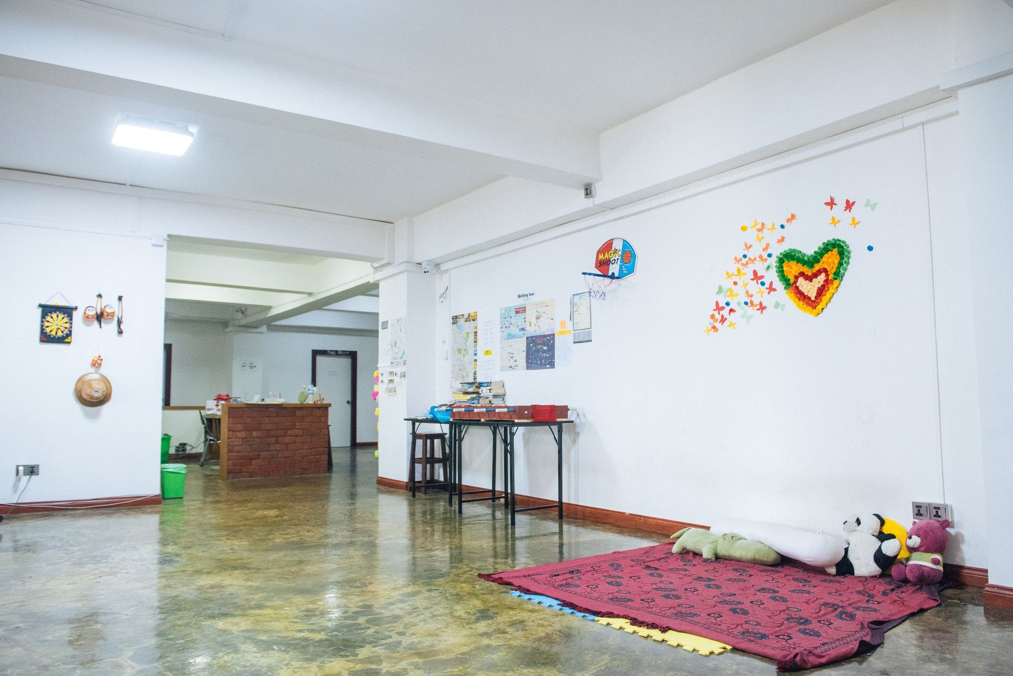 Dengba Hostel Yangon Luaran gambar