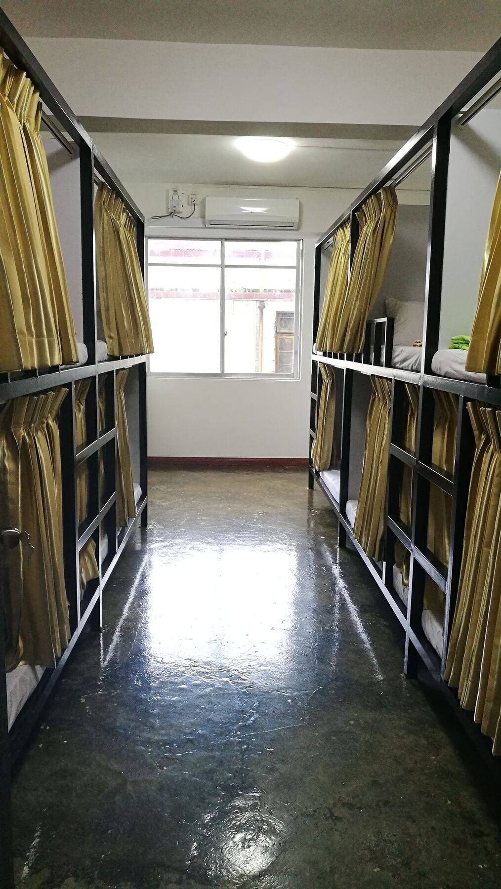 Dengba Hostel Yangon Luaran gambar